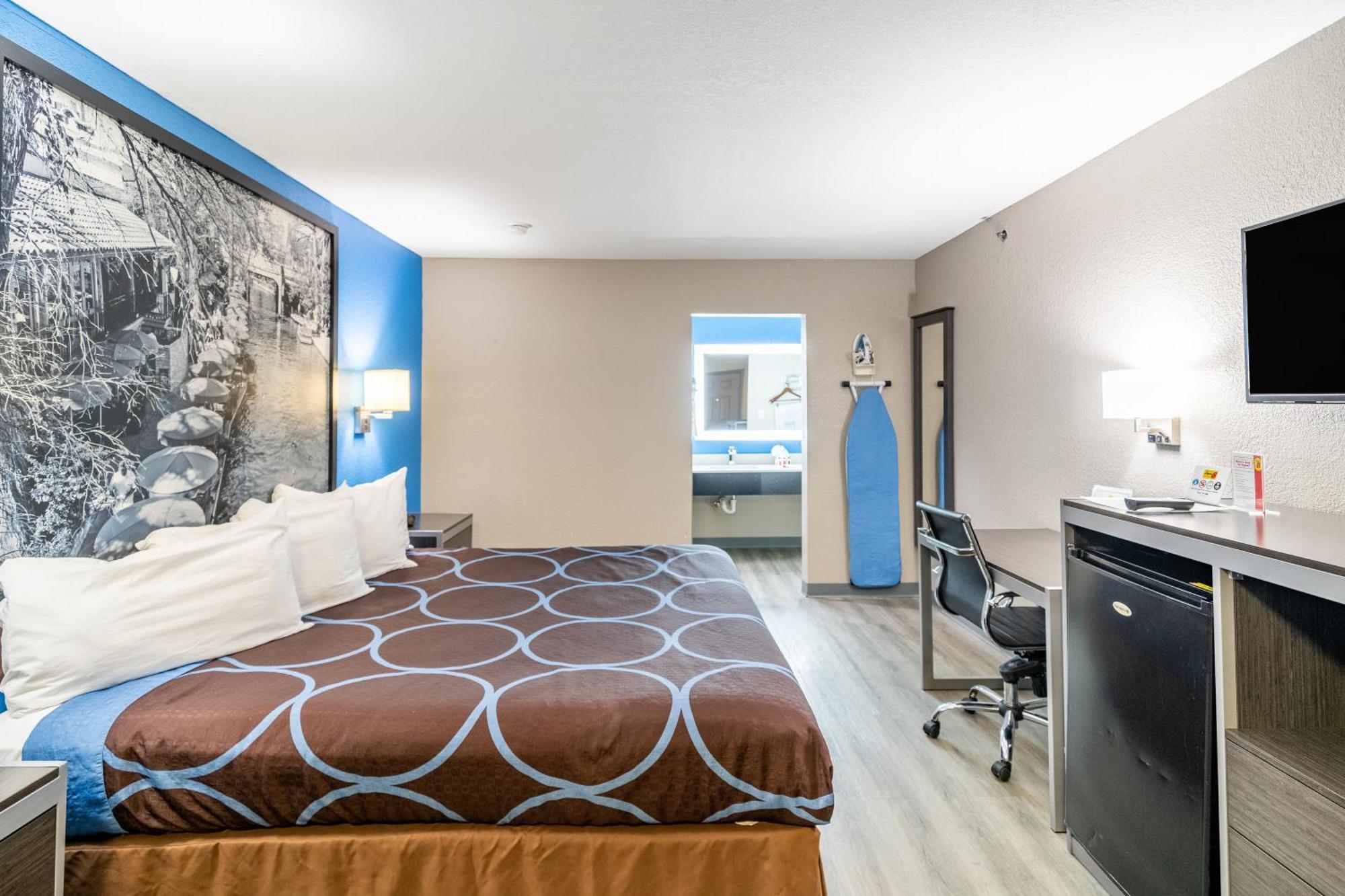 Super 8 By Wyndham San Antonio/Riverwalk Area Buitenkant foto
