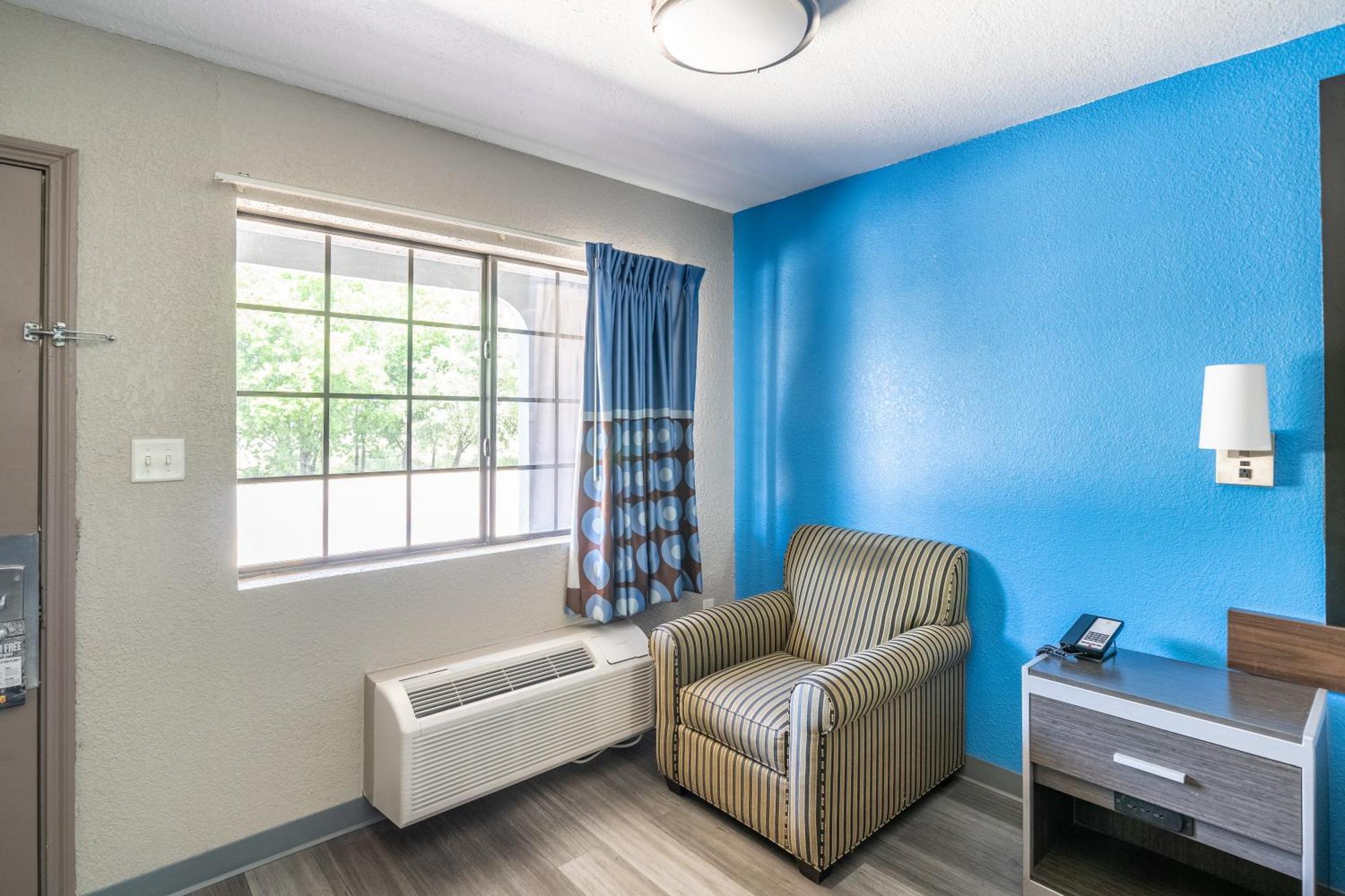 Super 8 By Wyndham San Antonio/Riverwalk Area Buitenkant foto
