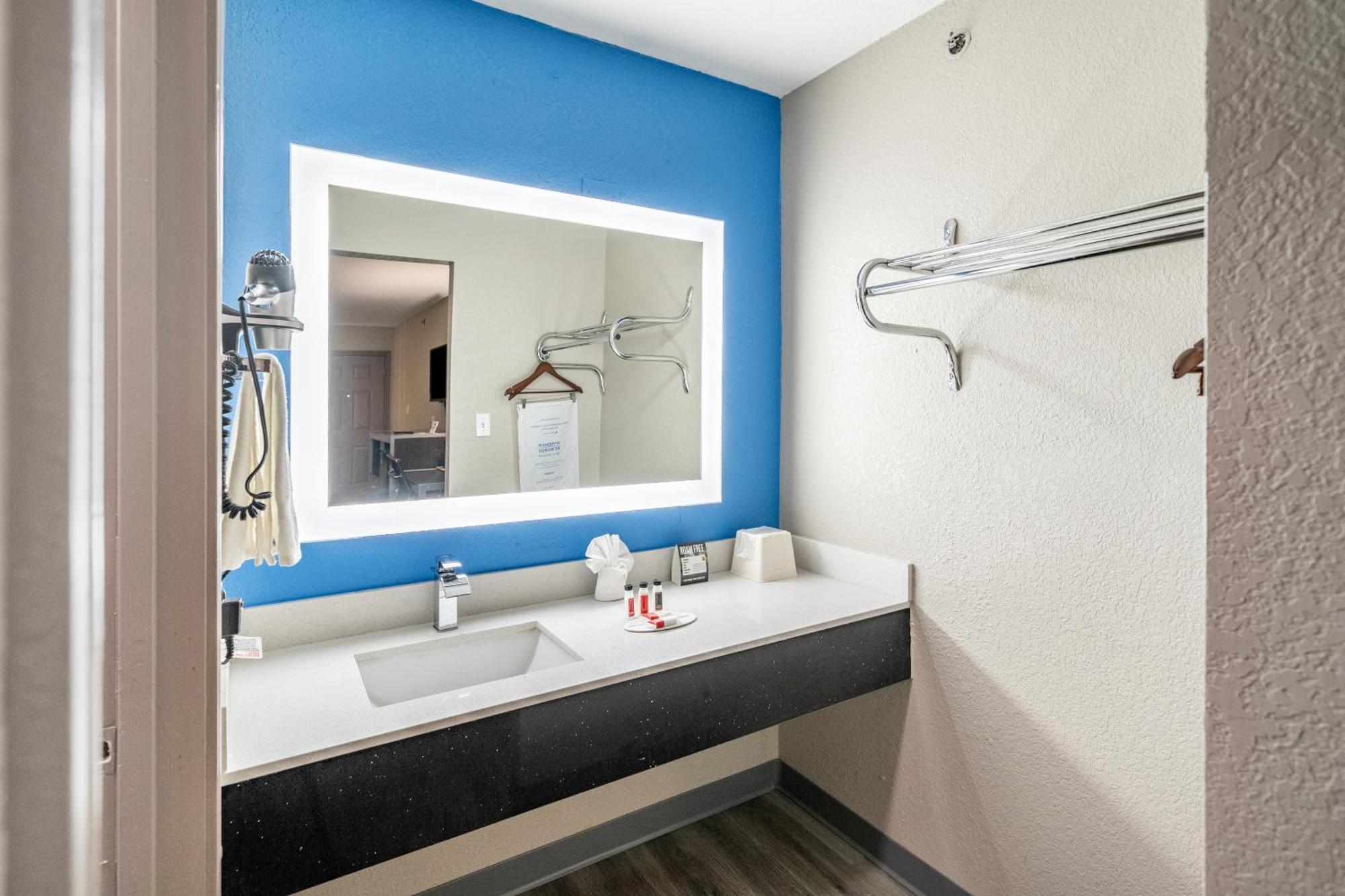 Super 8 By Wyndham San Antonio/Riverwalk Area Buitenkant foto