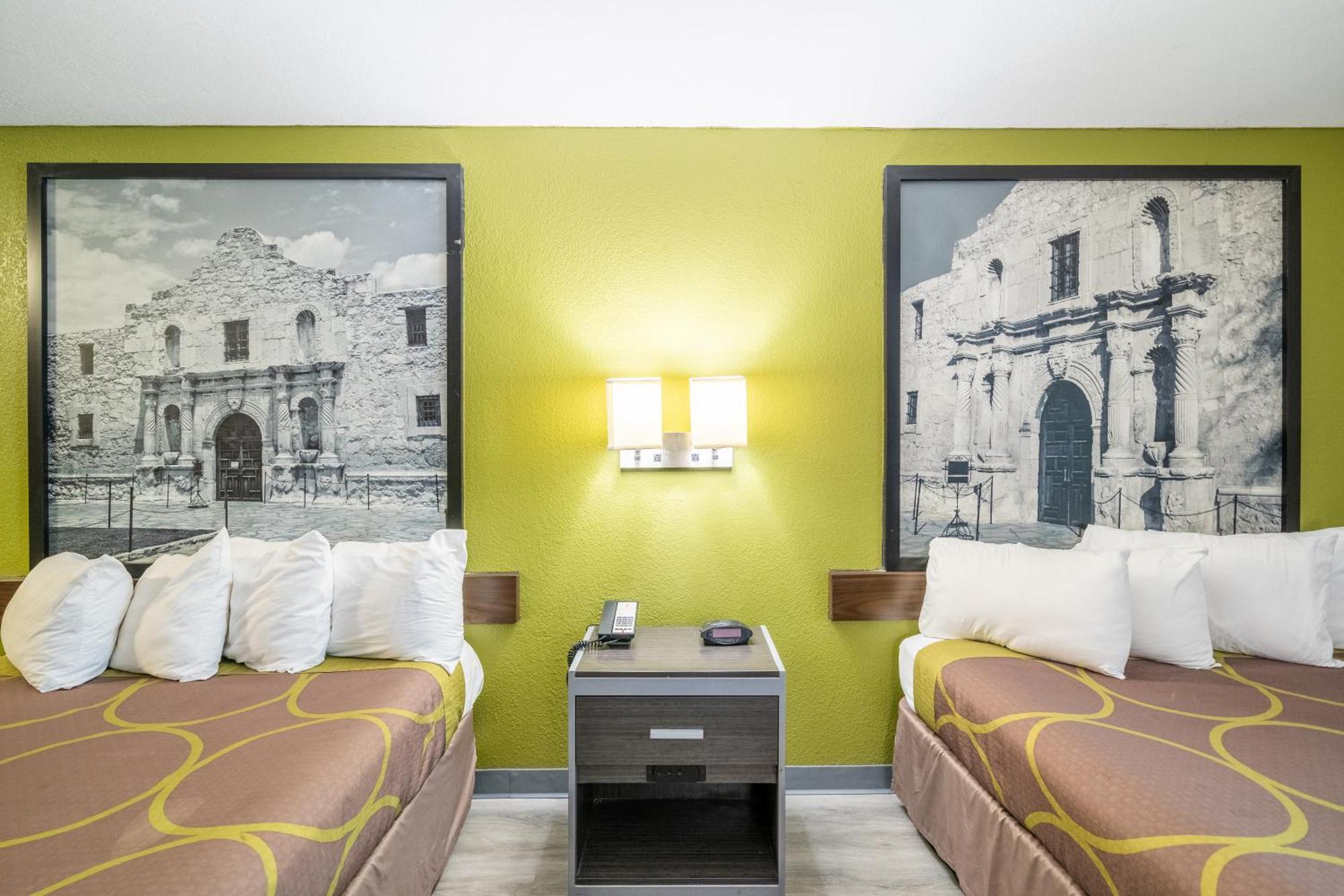 Super 8 By Wyndham San Antonio/Riverwalk Area Buitenkant foto