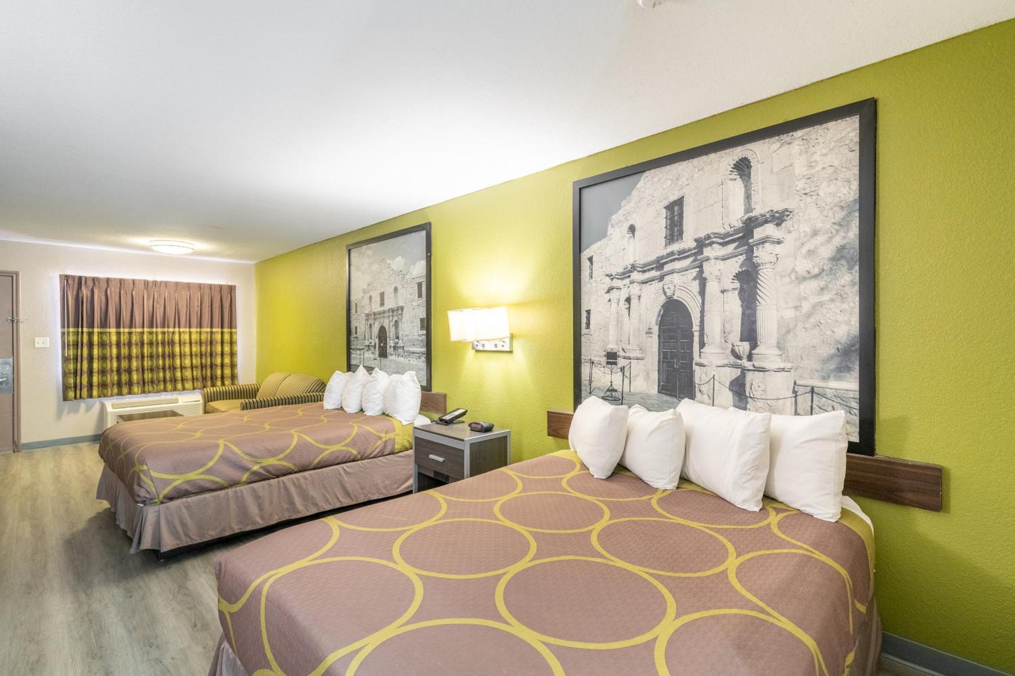 Super 8 By Wyndham San Antonio/Riverwalk Area Buitenkant foto