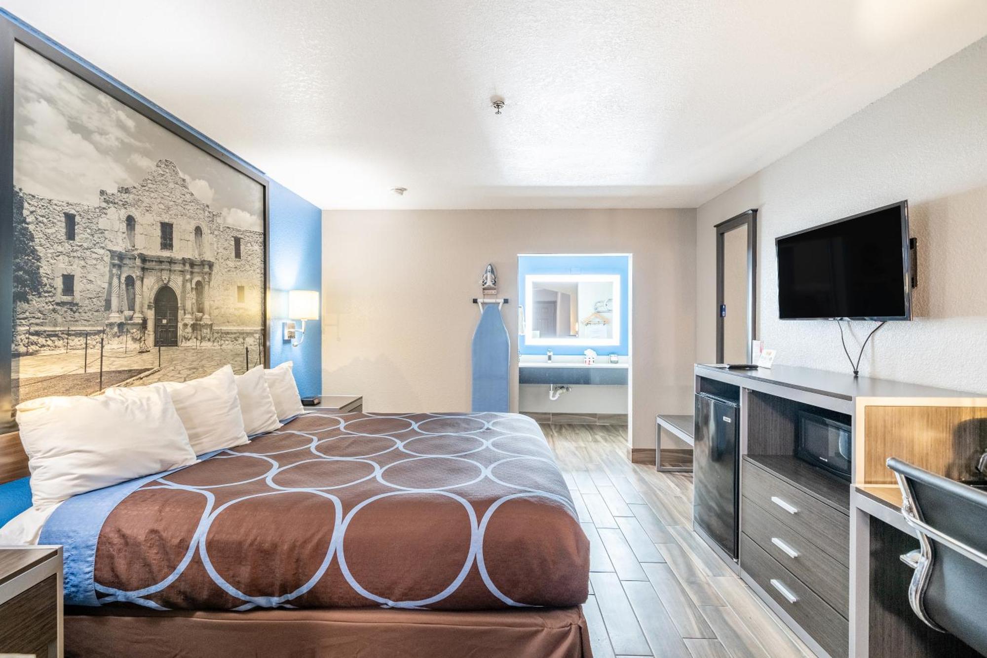 Super 8 By Wyndham San Antonio/Riverwalk Area Buitenkant foto