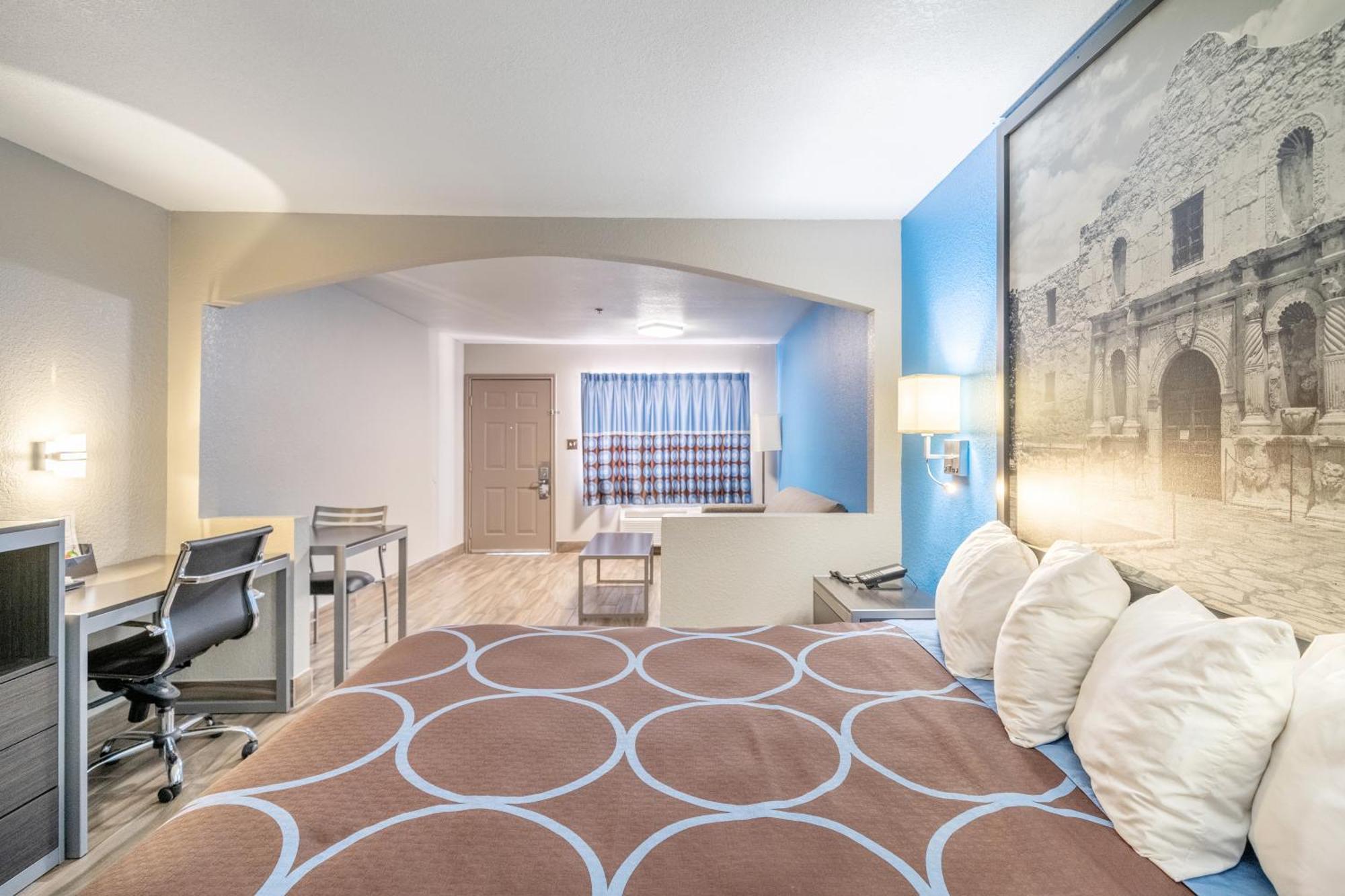 Super 8 By Wyndham San Antonio/Riverwalk Area Buitenkant foto