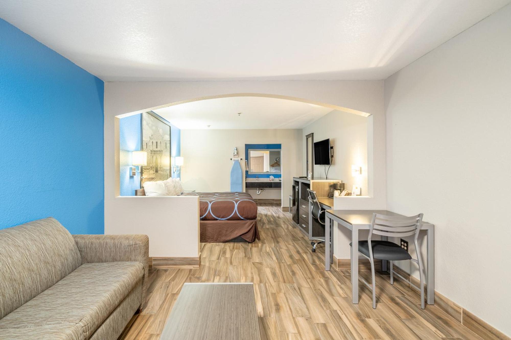 Super 8 By Wyndham San Antonio/Riverwalk Area Buitenkant foto